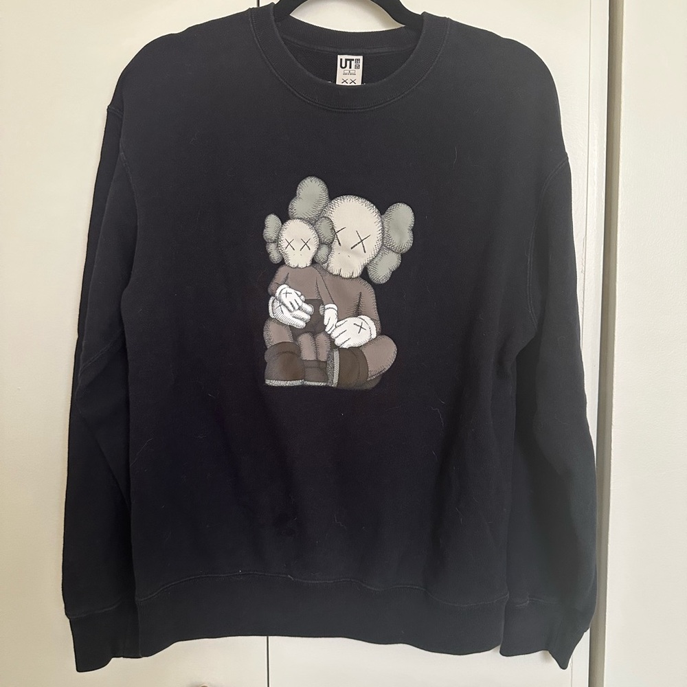 Kaws Uniqlo Black Graphic Men Sweater small